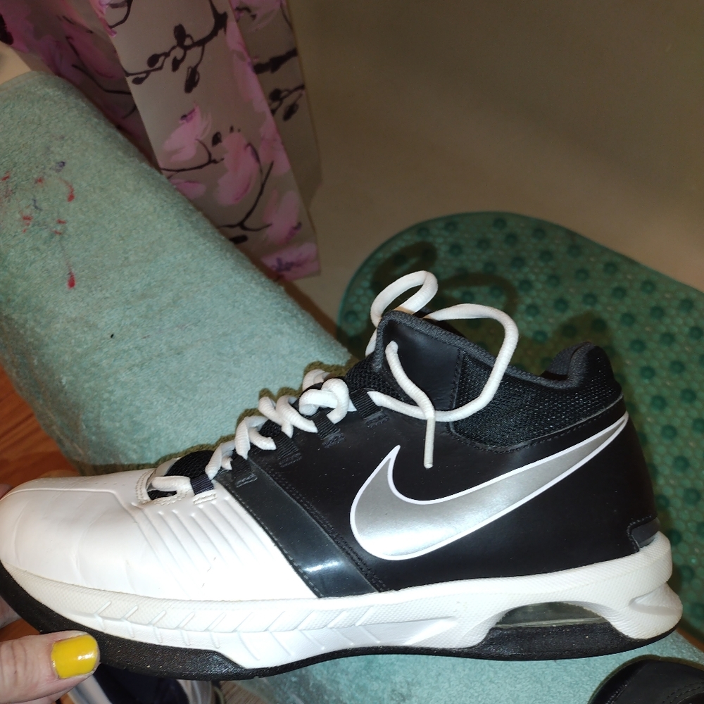 Men's nike sneakers sz 10.5